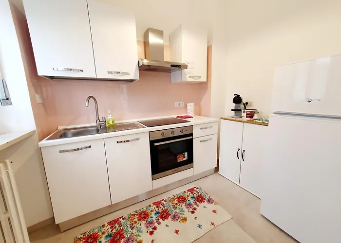 Uno Sguardo Sulla Sacra Appartement