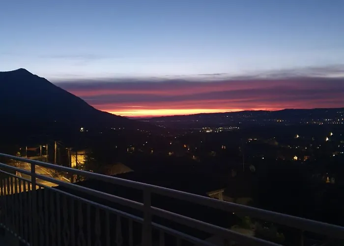 Uno Sguardo Sulla Sacra *